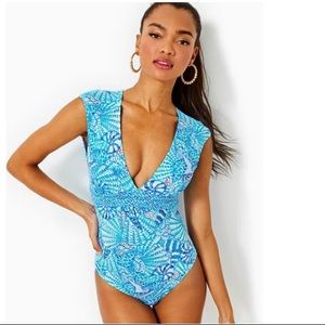 Lilly Pulitzer Imogen one piece swimsuit NWT🐚